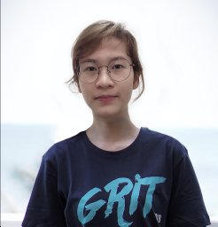 Portrait of Thai Linh Le