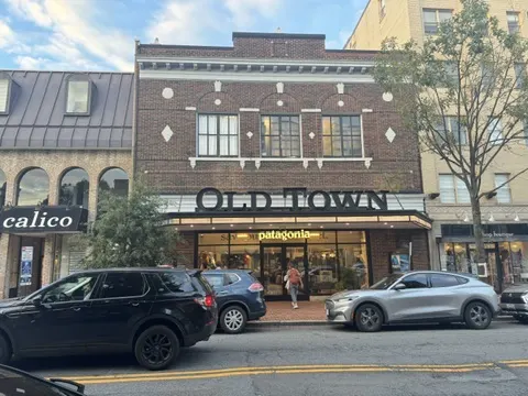 Old Town Alexandria street